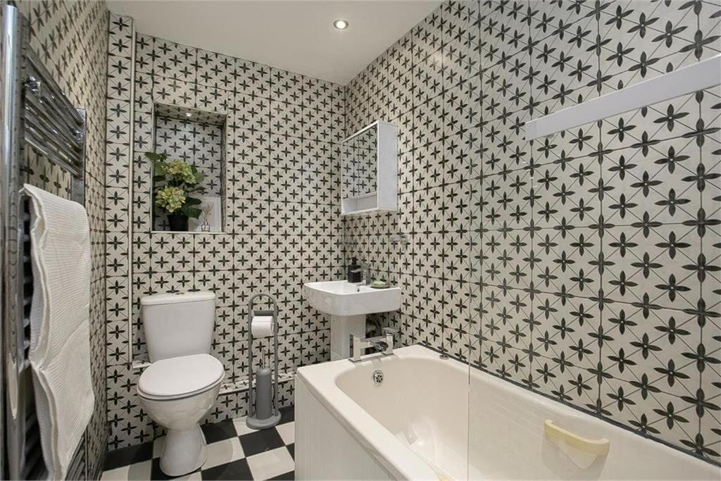 Dreghorn House 4 Bedrooms 3 Toilets 3 Reception Free Parking 233 Mbp Wifi Edinburg Exteriör bild